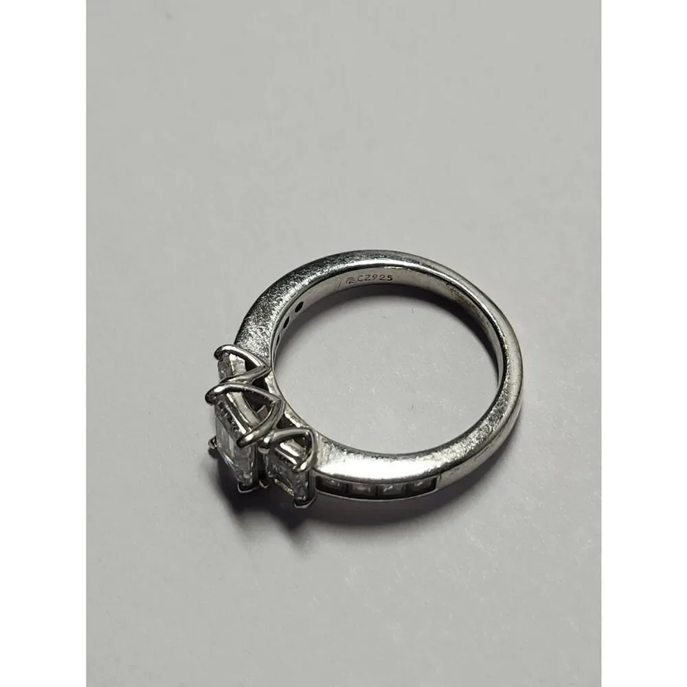 Sterling Silver Elegant Three-Stone Silver Ring Clear Glass Stones 925 Size 7
